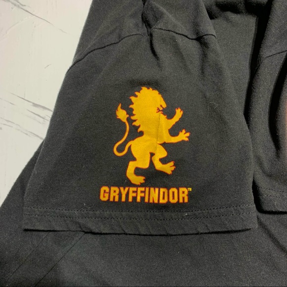 Harry Potter Hogwarts black t-shirt, medium - Picture 5 of 8